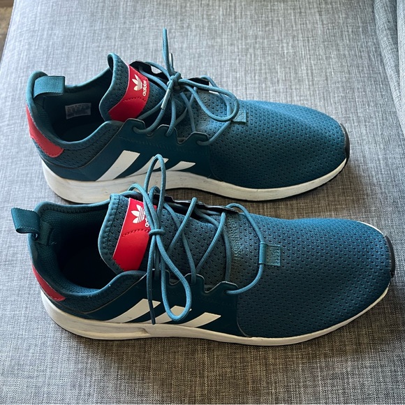 Men’s adidas sneakers - Picture 1 of 3